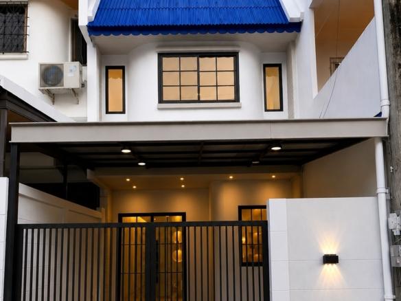 บ้านภูเก็ต หมู่บ้านเทพสตรี