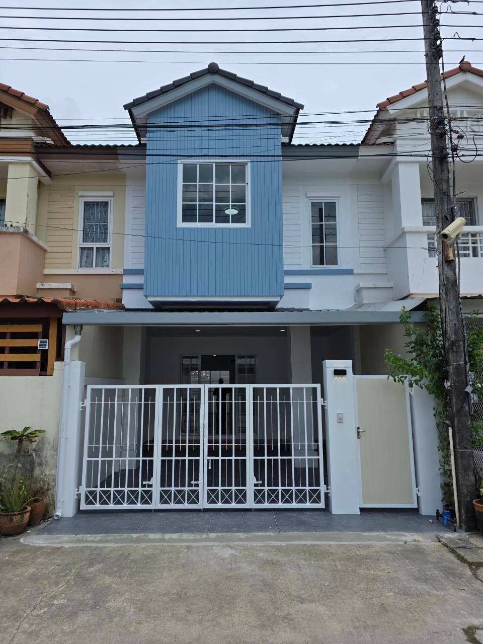 หมู่บ้าน ภูเก็ตวิลล่า กะทู้ ภูเก็ต – ทาวน์เฮาส์ 2 ชั้น 3 ห้องนอน รีโนเวทใหม่