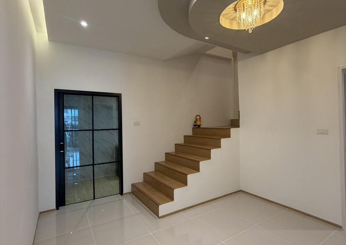 หมู่บ้าน ซอยเทพกระษัตรี บ้าน 3 นอน 4 น้ำ ต่อเติมครัวใหม่ ราคา 3.89 ล้านบาท